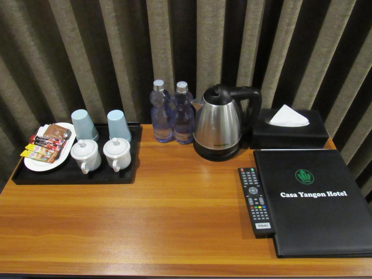 Casa Yangon Hotel Bagian luar foto